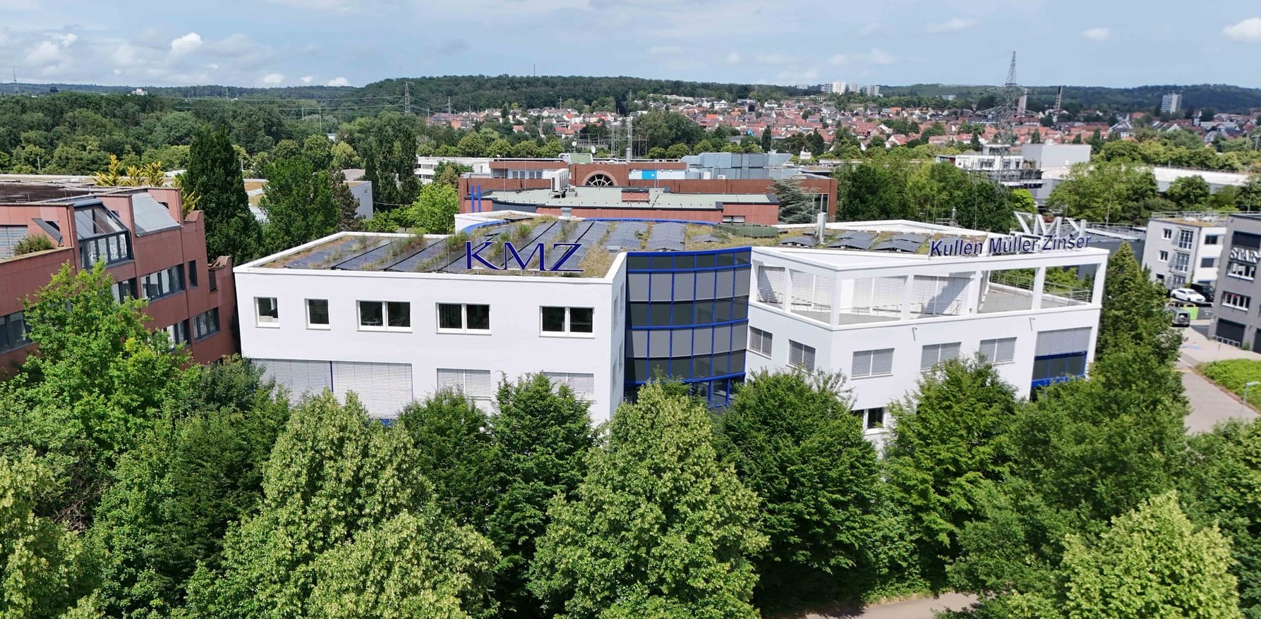 Das Firmengebäude von KMZ Kullen Müller Zinser im Sindelfinger Mittelpfad.