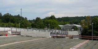 Hier muss noch aufgeschüttet werden, um den Höhenunterschied auszugleichen.