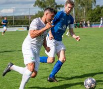 Ivan Vargas Müller (links) gibt für den VfL Herrenberg Vollgas.
