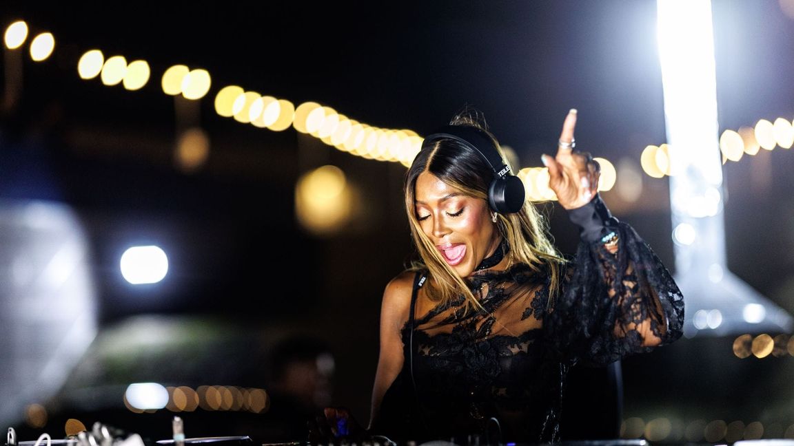 Naomi Campbell gab in München ihr Debüt am DJ-Pult.