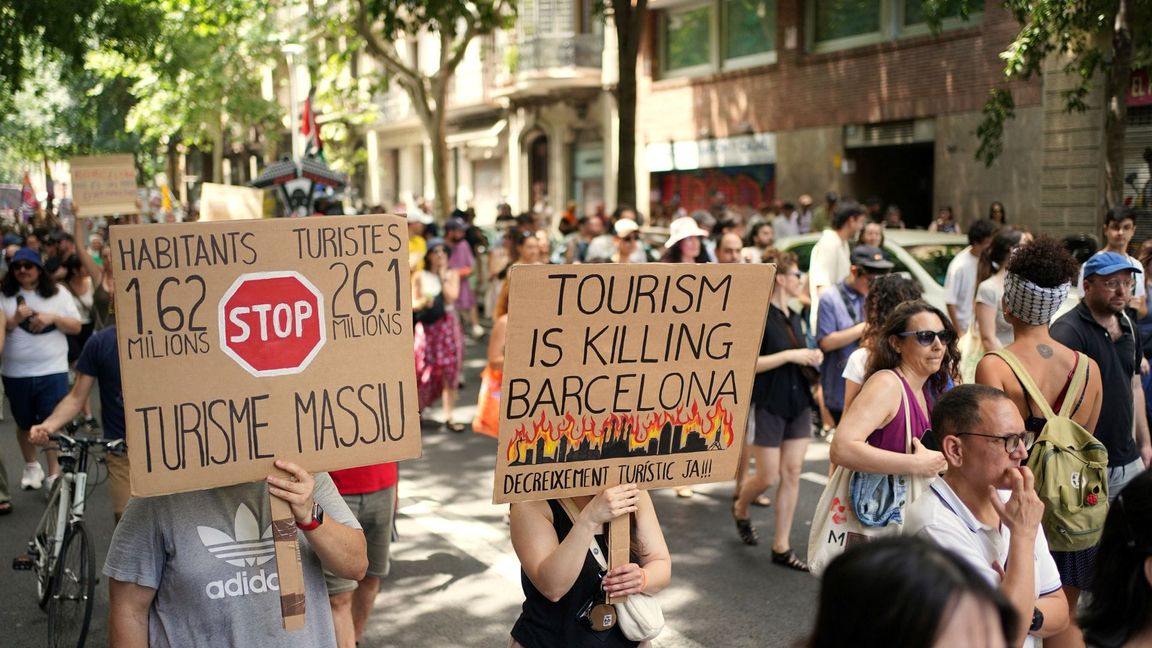 Barcelona will  zum Beispiel bis Ende 2028 die Vermietung von Ferienwohnungen komplett abschaffen. (Archivbild)
