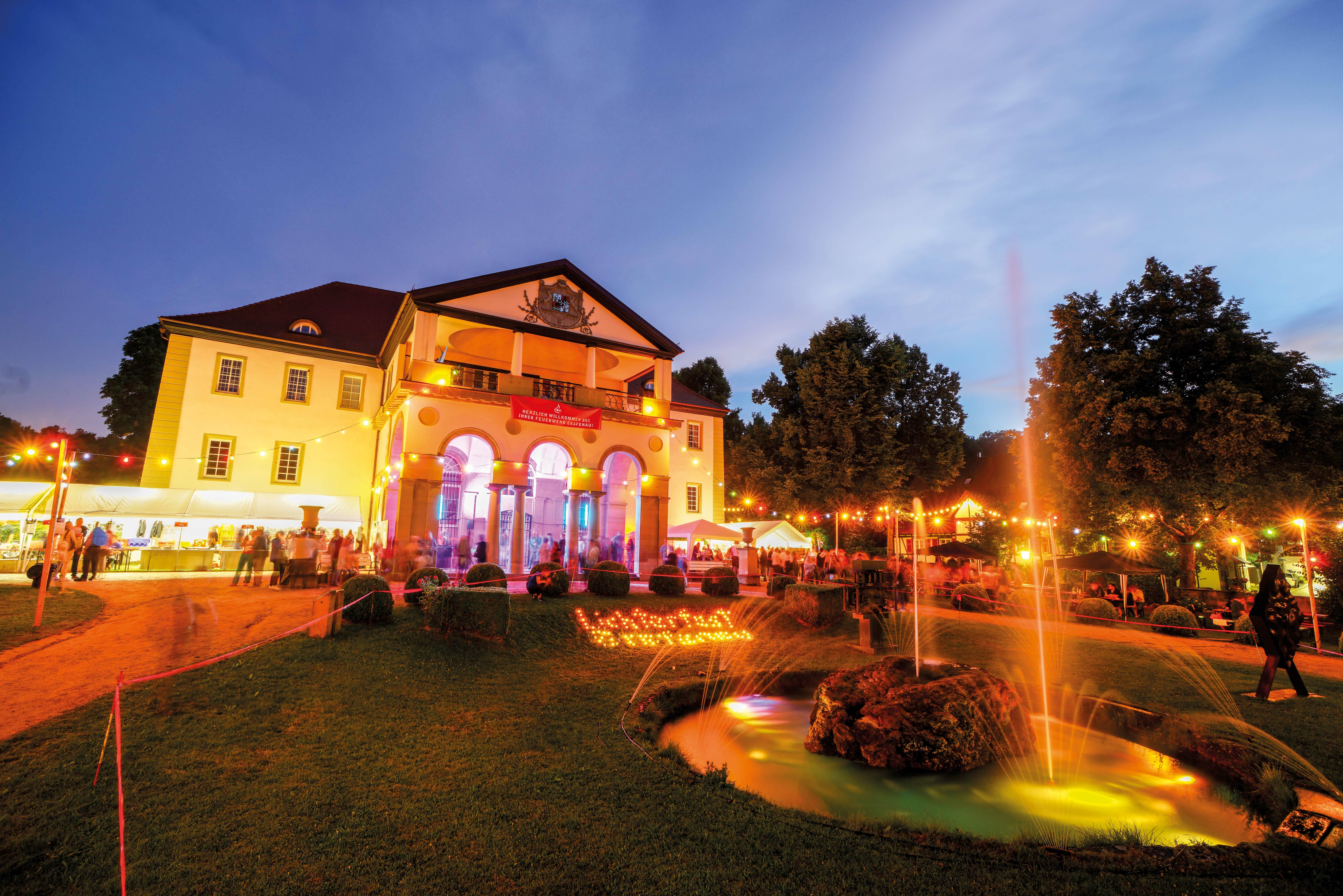 Am Samstag leuchtet das Dätzinger Schloss beim Grafenauer Lichterfest wieder. Bild: Feuerwehr Grafenau