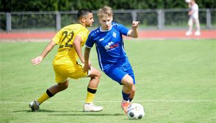 Marvin Pietruschka und die SV Böblingen zogen gegen einen starken SV Waldhausen mit 0:1 den Kürzeren.