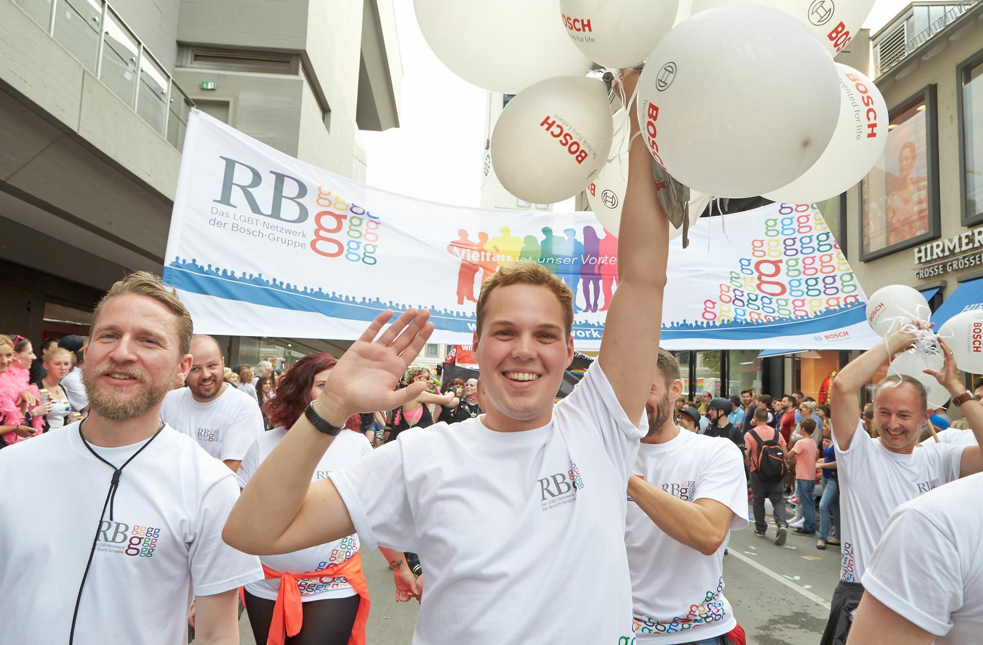 Auch Bosch war beim CSD in Stuttgart vertreten.