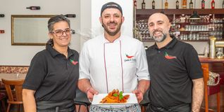 Teresa und Alessandro Soccodato haben sich mit Koch Gianleo Cicirella (Mitte) den Traum vom eigenen Lokal erfüllt.
