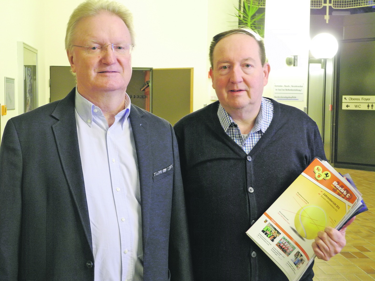 Mit Jürgen Wacker von der TA VfL Sindelfingen (rechts) hat der Bezirksvorsitzende Manfred Kiefer einen Nachfolger für das Amt des Bezirkssportwarts gefunden. Bild: Volkmann