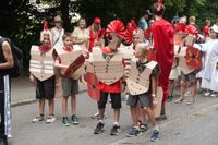 Der historische Festumzug war der Höhepunkt des Maichinger Festwochenendes.