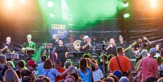 Funk und Soul erklingt bei „Second Sun“.