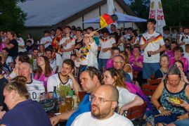 Public-Viewing im Sindelfinger Hopfengarten