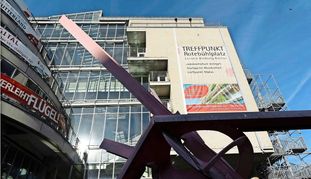 Der Treffpunkt Rotebühlplatz muss saniert werden. Wann das geschieht, was das kostet und wo die Volkshochschule und die Musikschule vorübergehend hinziehen, ist noch nicht klar.