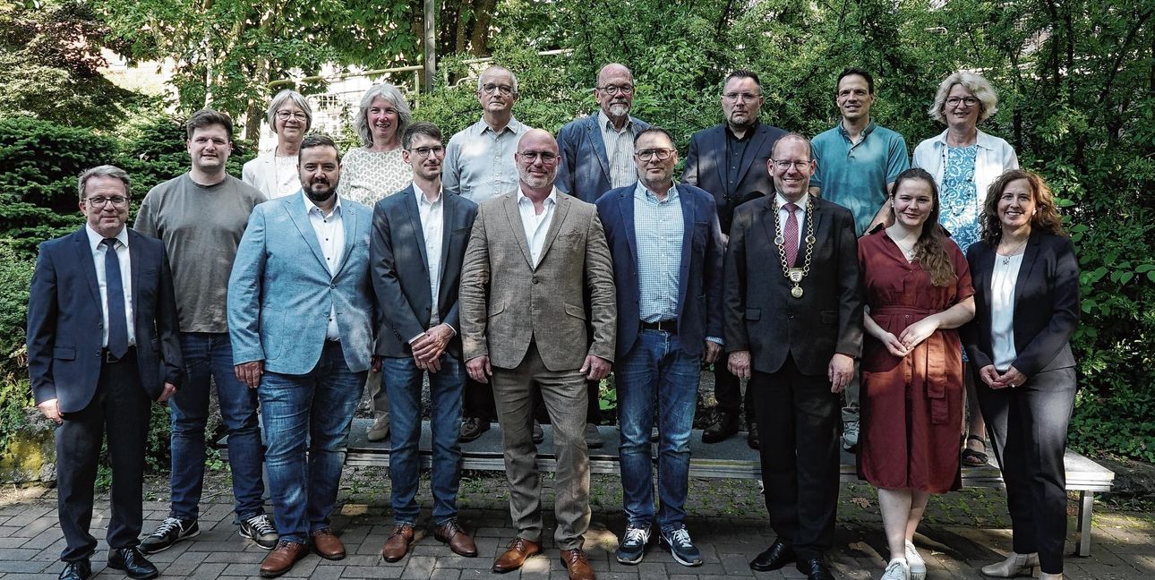 Der neue Maichinger Ortschaftsrat mit Oberbürgermeister Dr Bernd Vöhringer.
