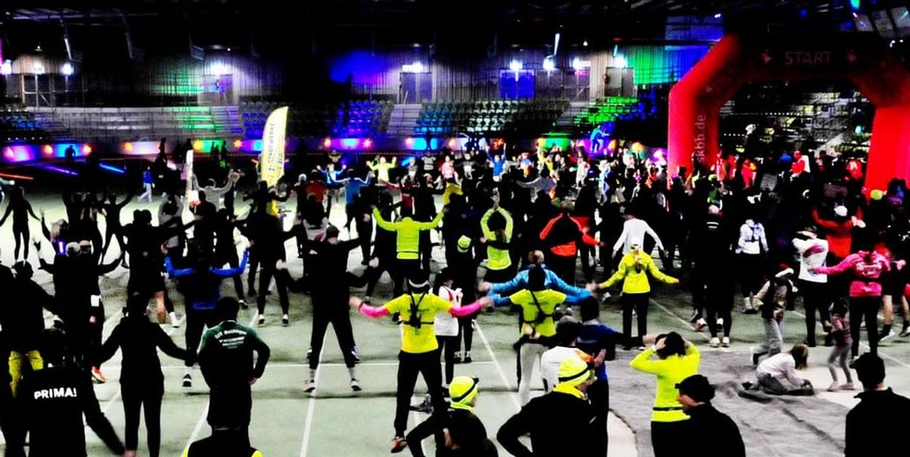 Kameras raus: Der Glühwürmchen-Lauf ist ein Hingucker.