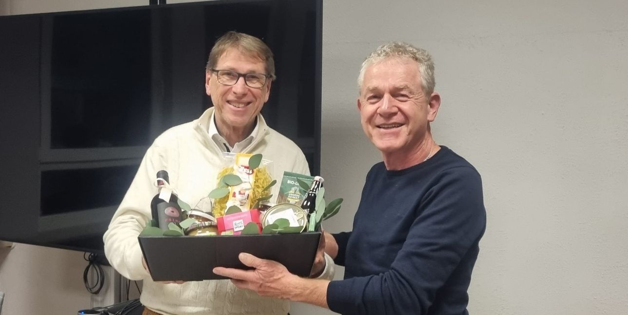 Martin Lambert wird verabschiedet von Thomas Buck (rechts).