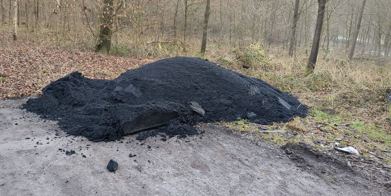 Der Asphalt war noch handwarm.