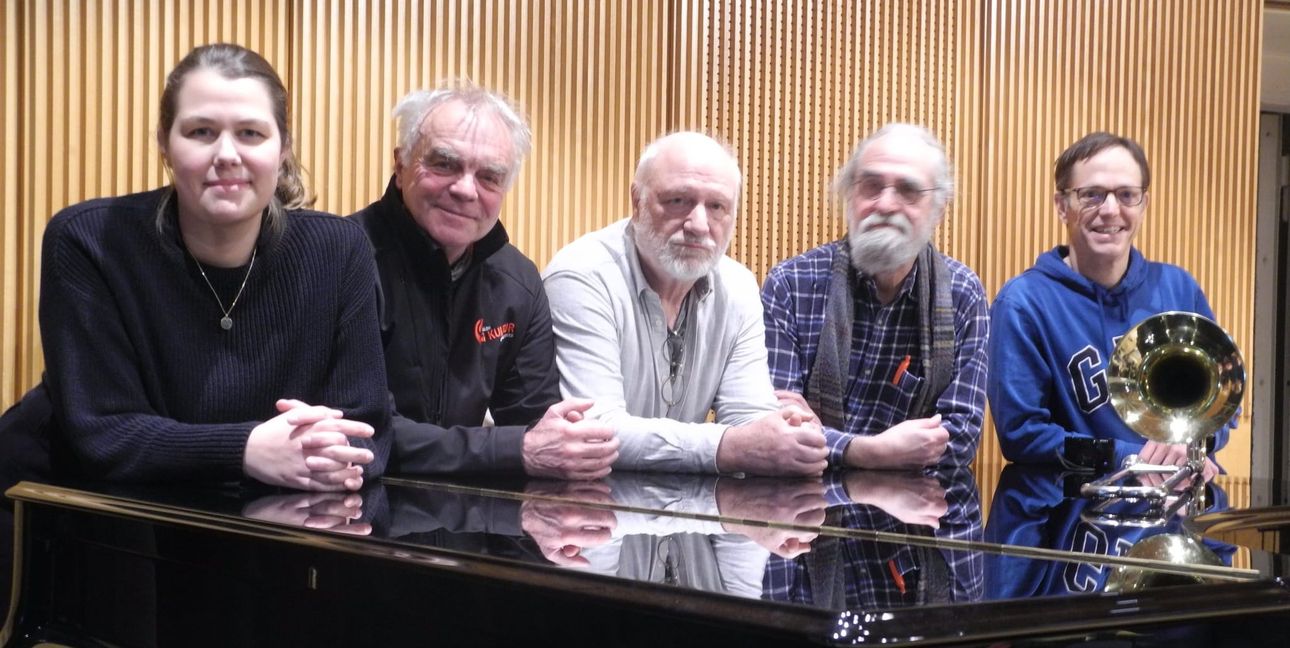 Das Team (von links): Maria Wunder (Leitung SMTT), Klaus Haidle, Pit Bäuerle, Albrecht Barth und Christian Klemme (Posaunist STB Big Band).