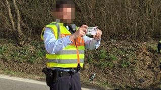 Wegen eines Aufklebers musste sich ein Polizist aus Heilbronn intern verantworten.