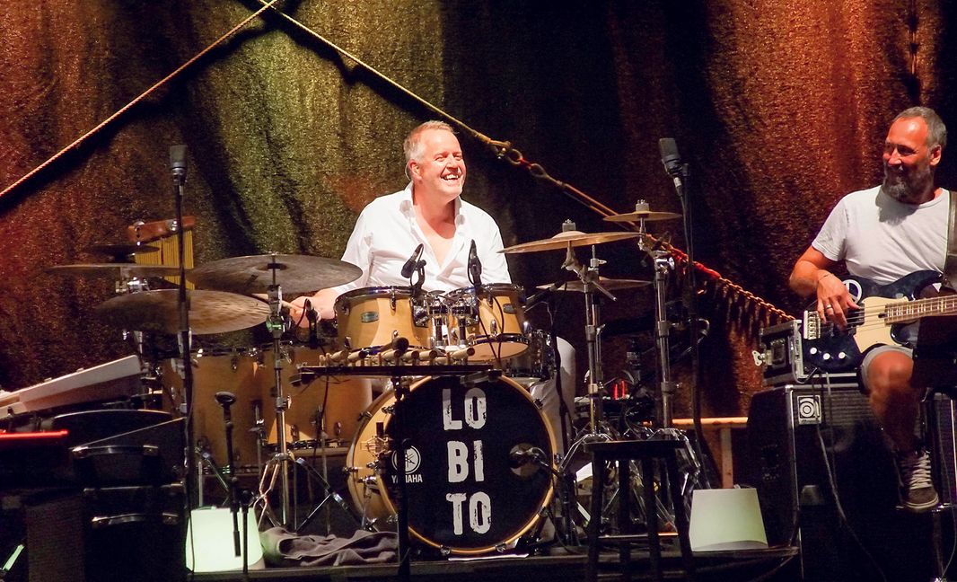 Wolfgang Haffner und Bassist. Bild: Dettenmeyer