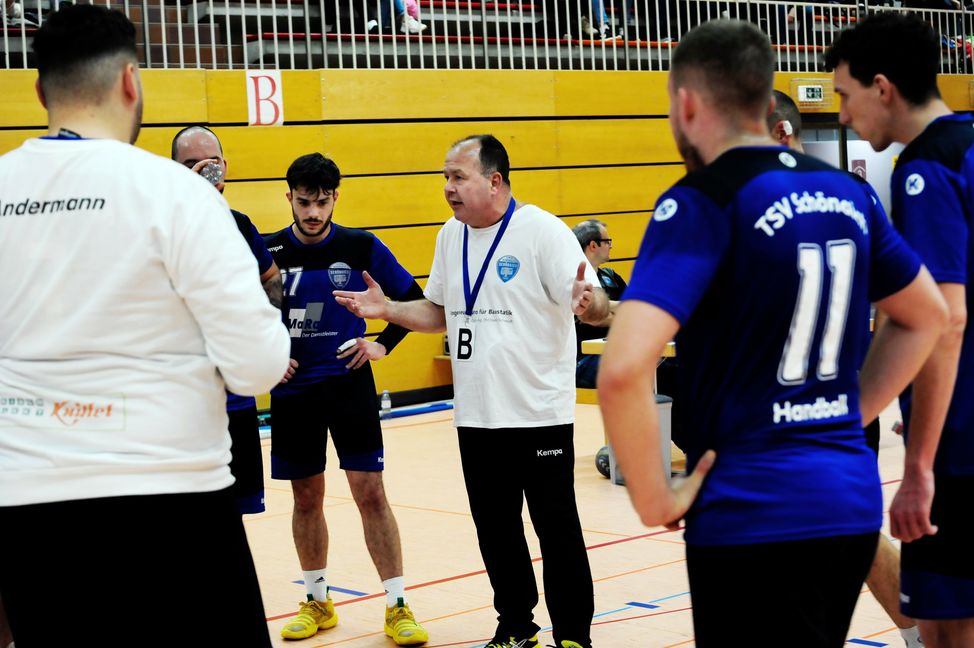 Schönaichs Trainer Klaus Wanner will im Training die Zügel anziehen. Bild: photostampe/A