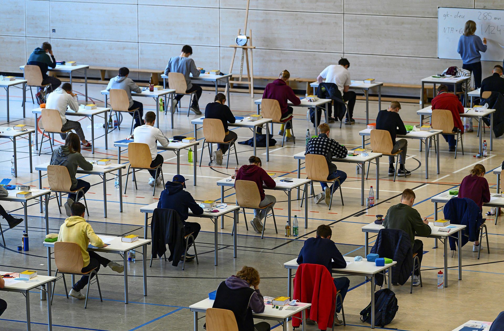 Mit Biologie startet der Prüfungsmarathon beim diesjährigen Abitur in Baden-Württemberg.