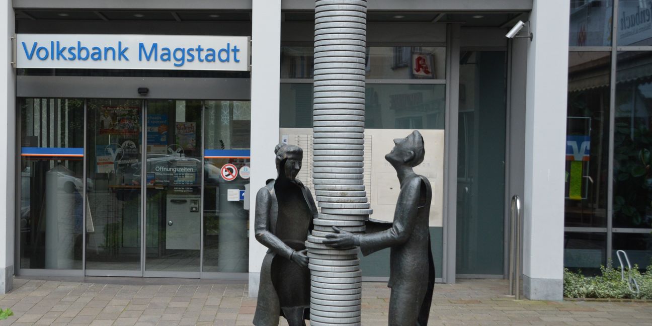 Ob Kunst oder künstlich: Der Geldstapel wird bei der VR-Bank Magstadt-Weissach nicht unermesslich wachsen. Die Fusion mit der Milliarden-Volksbank Stuttgart ist zumindest vorerst geplatzt.