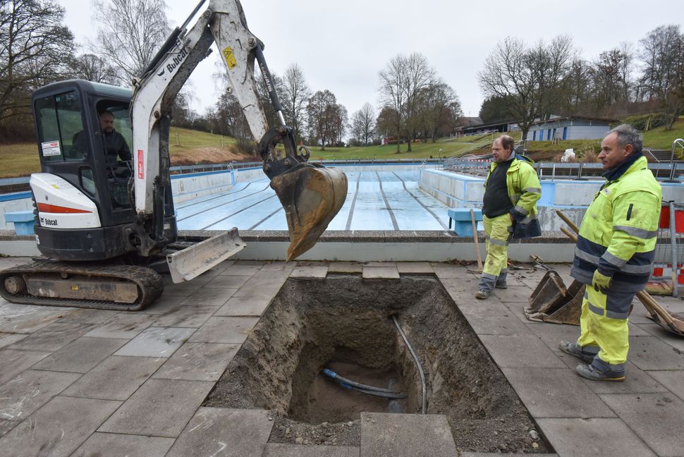 Sanierungsmaßnahmen im Gärtringer Freibad. Jetzt fehlt es am Personal. Bild:  Vecsey