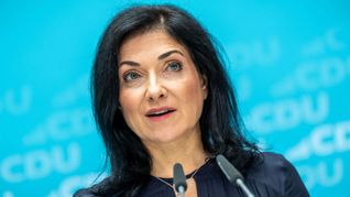Die Lebensarbeitszeit muss steigen, sagt Wirtschaftsministerin Katherina Reiche. (Archivbild)