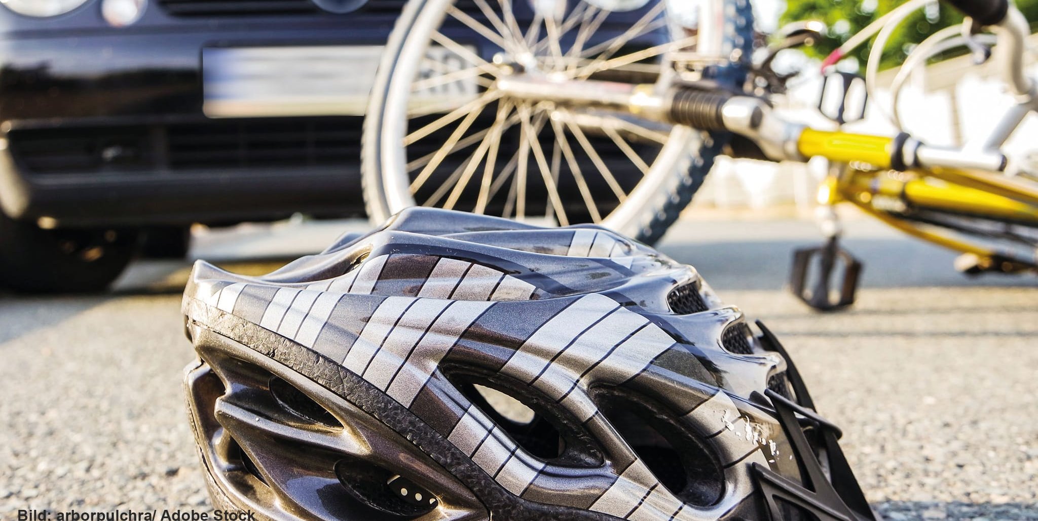 Trotz Helm wurde der Fahrradfahrer schwer verletzt.