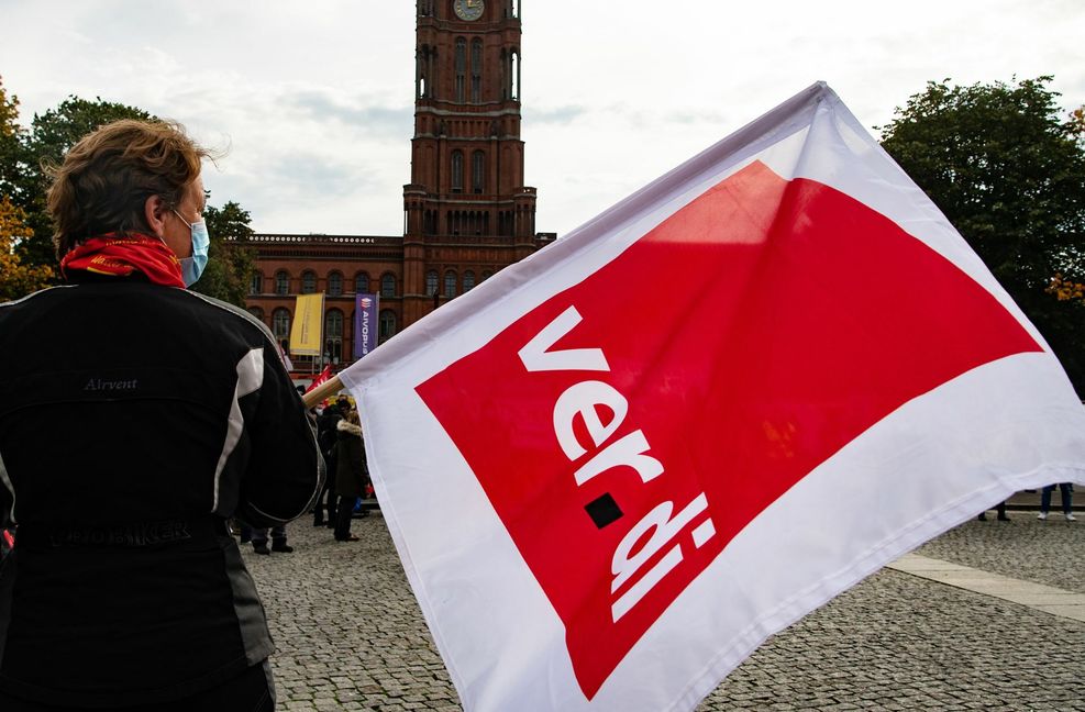 Verdi lässt bald im privaten und öffentlichen Bankgewerbe die Flaggen wehen.
 Foto: dpa/Paul Zinken