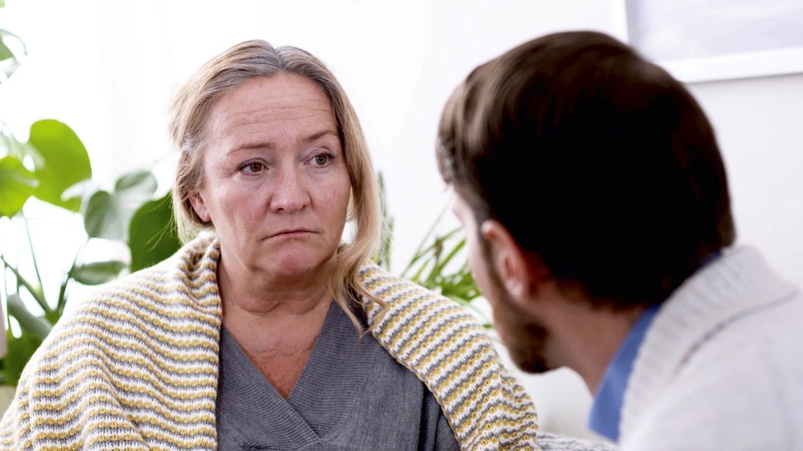 Neben dem Gedächtnis können auch Orientierung, Sprache und Urteilsvermögen bei einer Demenz-Erkrankung beeinträchtigt sein. Bild: z