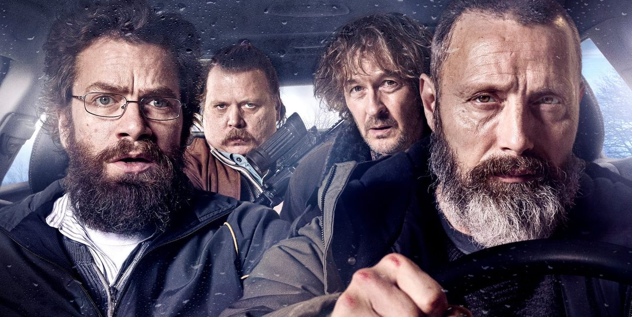 Mads Mikkelsen (rechts) und „Die Helden der Wahrscheinlichkeit“.