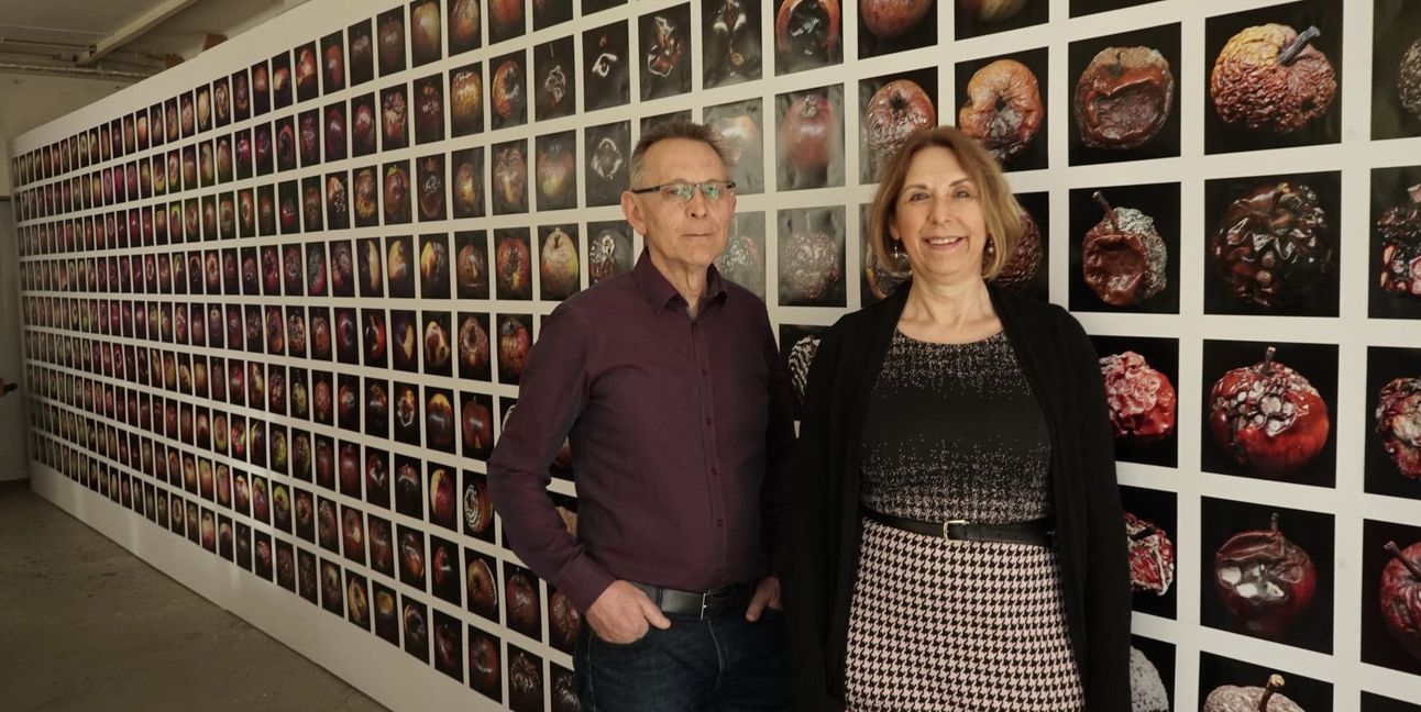 Achim Großmann und Silvia Eisele in ihrem Atelier mit dem Metamorphosis-Modell.