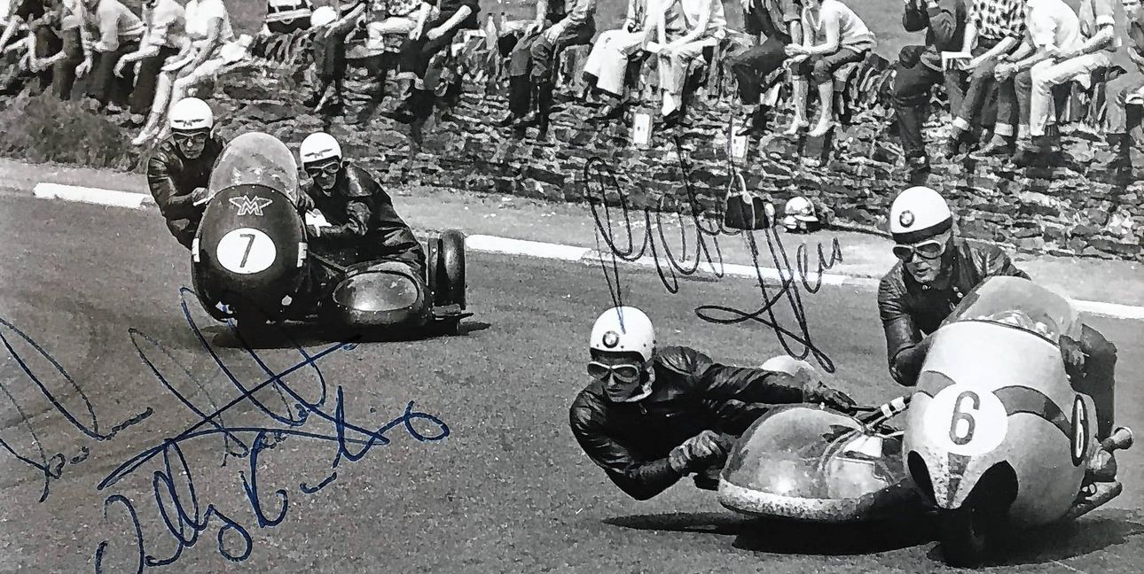Otto Kölle und Dieter Hess (rechts) gehören mit ihrer BMW-Seitenwagenmaschine in den 1960er Jahren zur Weltspitze.
