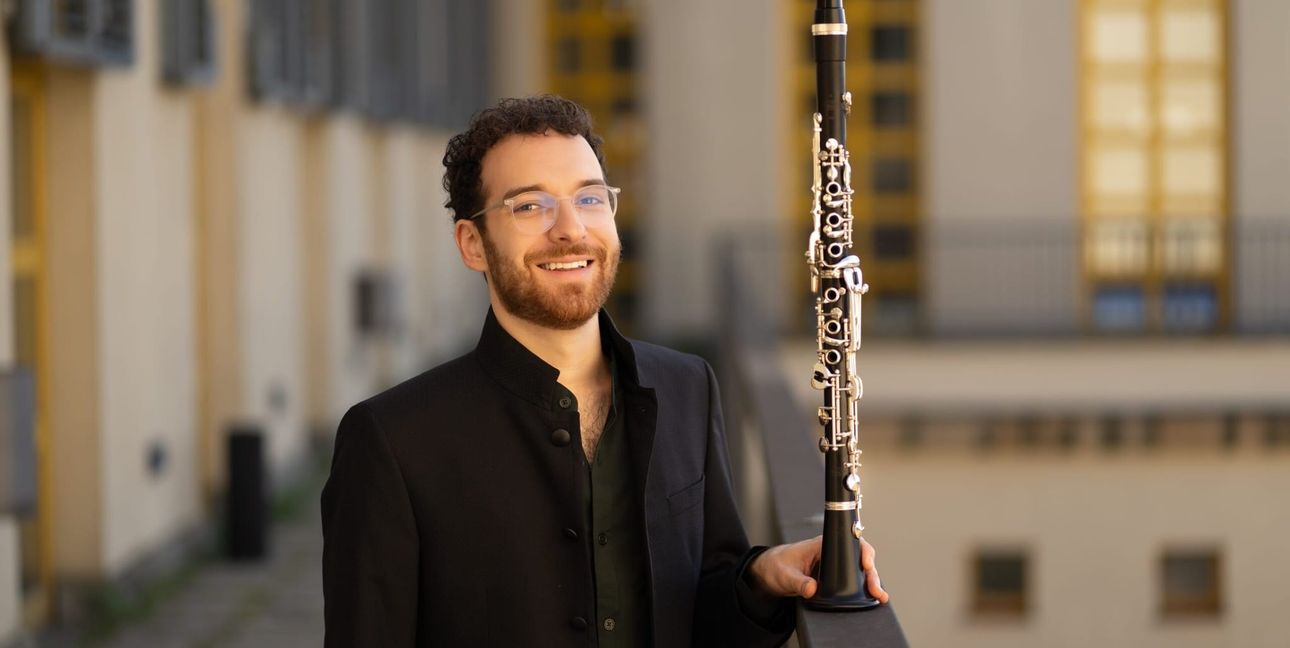 Adam Ambarzumjan, Solo-Klarinettist der Württembergischen Philharmonie Reutlingen, eröffnet den Konzertteil am Sonntag um 19 Uhr.