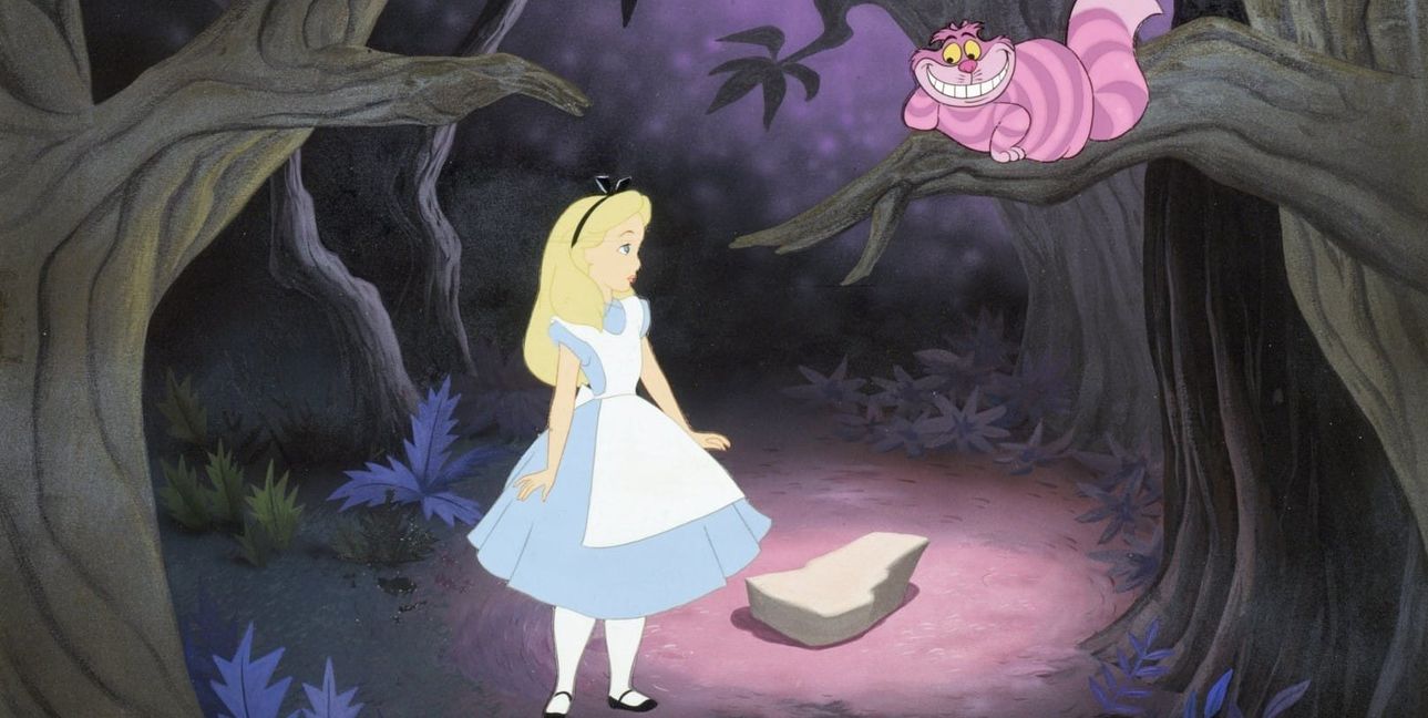 „Alice im Wunderland“ (links) mit Grinsekatze.