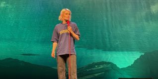 Hazel Brugger auf der Bühender Böblinger Kongresshalle.