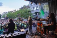 Gute Laune und fette Rocksongs von Led Zeppelin bei Sindelfingen rockt mit der Band "Mothership".