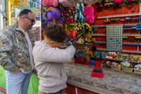 Tolles Wetter, Jubel und Trubel: So war die Osterkirmes auf dem Flugfeld