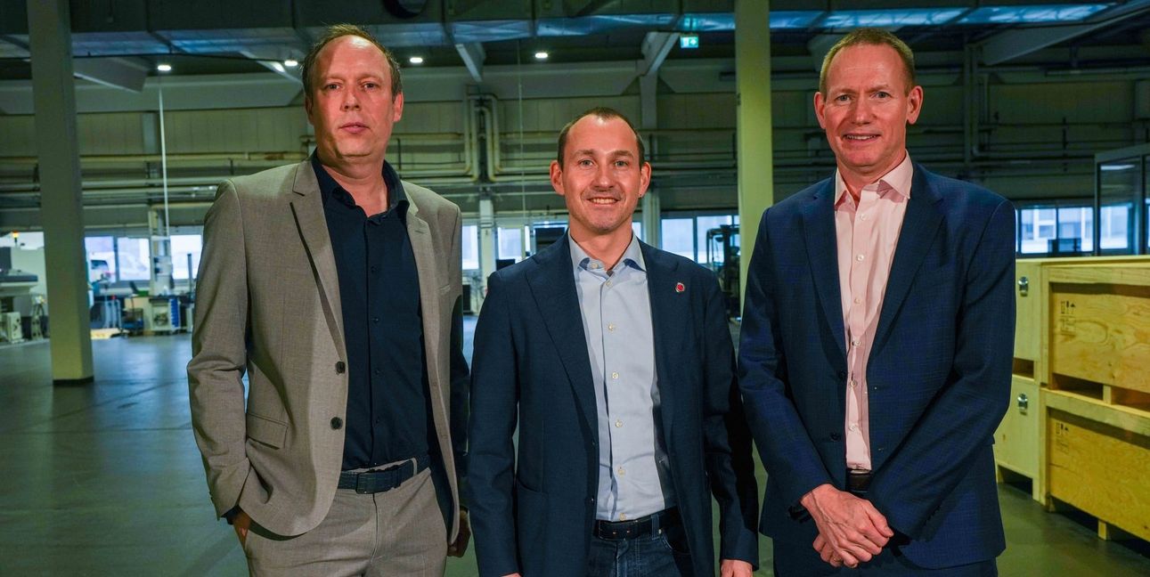 Bei der Einweihung (von links): Harald Kurz, Geschäftsführer der Moog GmbH, Dr. Stefan Belz, Oberbürgermeister Böblingen, Pat Roche, CEO Moog Inc.