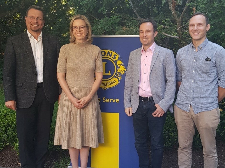 Neues Führungsteam im Lions Club BB-Schönbuch: (von rechts) Vizepräsident Felix Schröder, Präsident Michael Bosch mit den beiden Past Präsidenten Ulrike Rödl und Thomas Leonhardt.