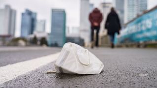 Einst Alltagsgegenstand, mittlerweile eher selten zu sehen: Masken zum Schutz gegen Corona.