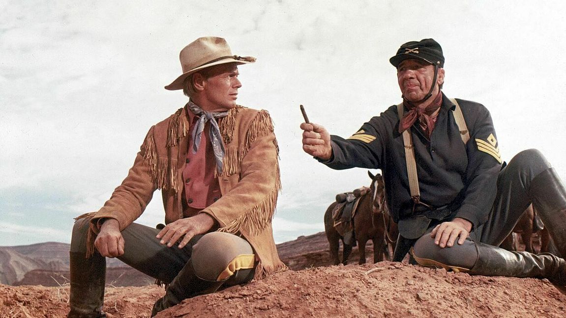 Richard Widmark macht sich langsam Gedanken, ob Indianer wie die „Cheyenne“ nicht vielleicht doch Menschen wie alle anderen sind.