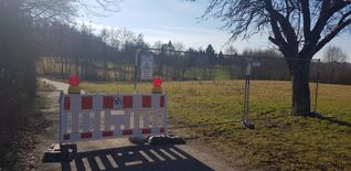 Am Böblinger Zimmerschlag war  ein Weg während der Krötenwander-Phase zeitweise gesperrt.