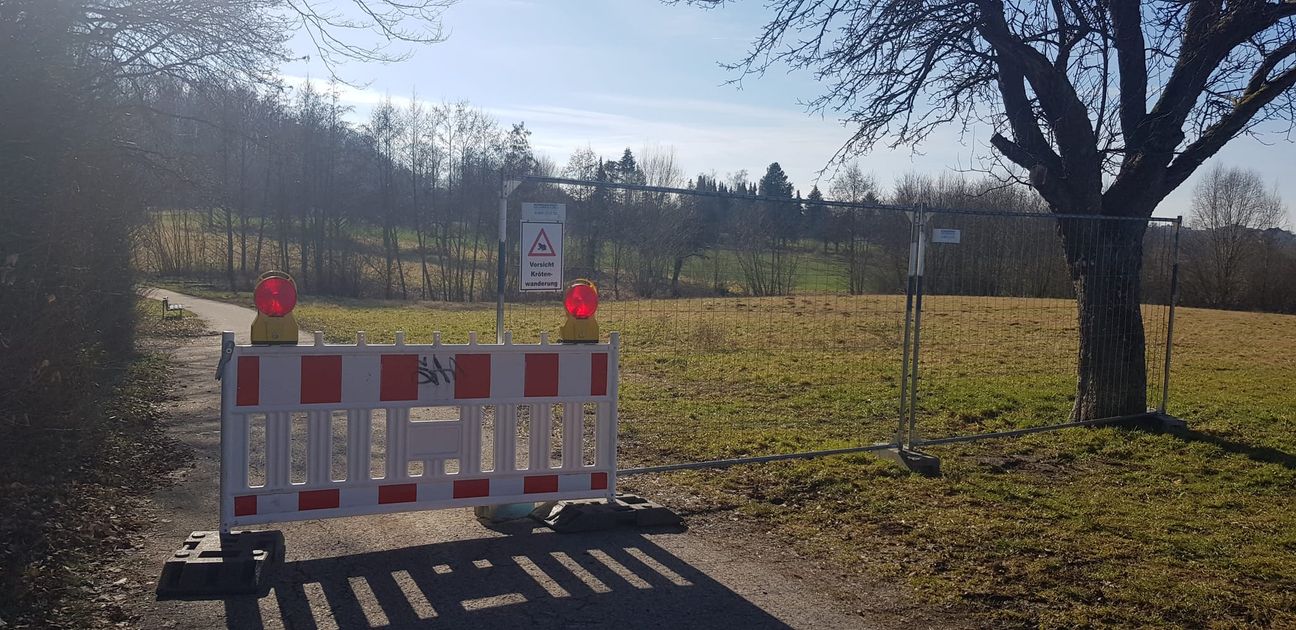 Am Böblinger Zimmerschlag war  ein Weg während der Krötenwander-Phase zeitweise gesperrt.