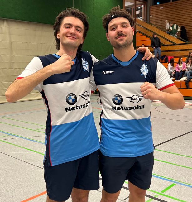 Konstantin von der Mülbe (links) und Matteo Panagis im SVB-Trikot. 	Bilder: z