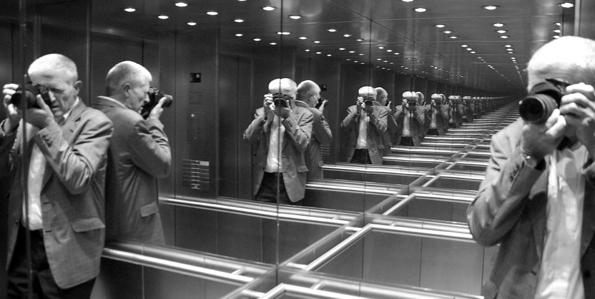Fotografie zum Thema „Im Vorbeigehen“ zeigt Clemens Woerner von Dienstag, 4. Februar bis zum 16. März im „‘s Café“ in der Sindelfinger Turmgasse 7. Die Öffnungszeiten: Mo-Fr 16-24 Uhr, Sa 11-24 Uhr.