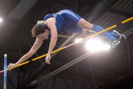Mit übersprungenen 4,00 Metern gewinnt der Sindelfinger Leo Lohre die Goldmedaille bei den Deutschen Meisterschaften. Bild: Görlitz