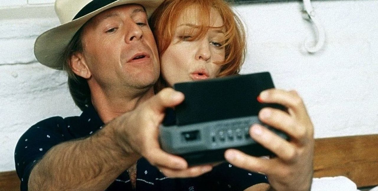 Kate Blachett verdreht als Geisel nicht nur Ganove Bruce Willis den Kopf.