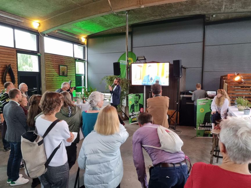 Gute Stimmung bei der Wahlparty der Grünen in Böblingen. Bild: Hamann