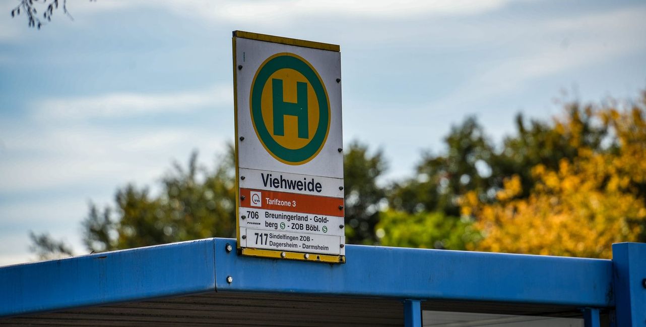 Seit Oktober 2024 fährt die Linie 706 weder die Haltestelle "Viehweide" noch "Reiterhof" an.