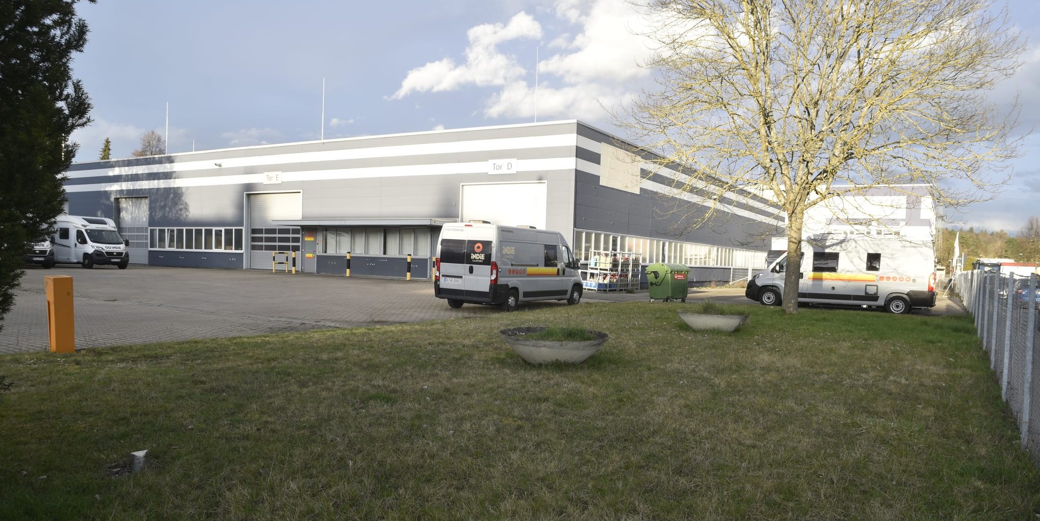 Das Gebäude an der Ecke Nelkenstraße/Steinbrechstraße im Magstadter Gewerbegebit Ost soll zugunsten eines Supermarkts abgerissen werden.